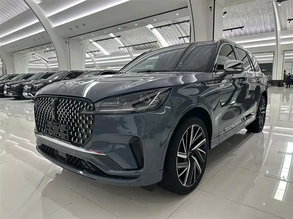 Lincoln Aviator — фото 1
