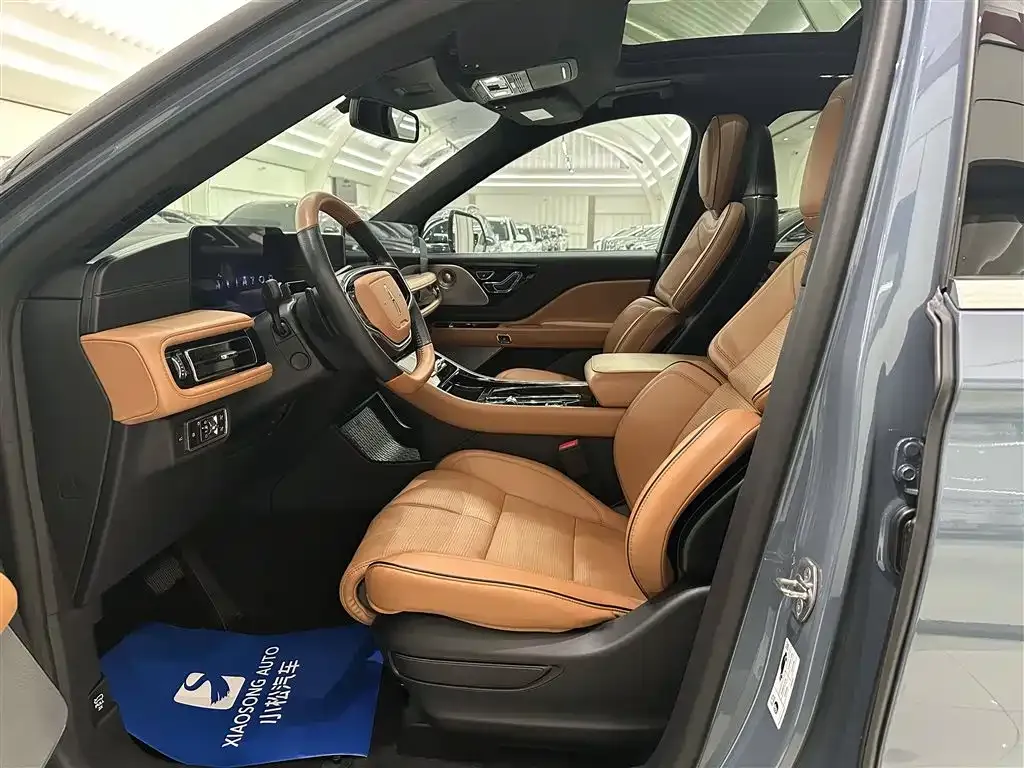 Lincoln Aviator — фото 10