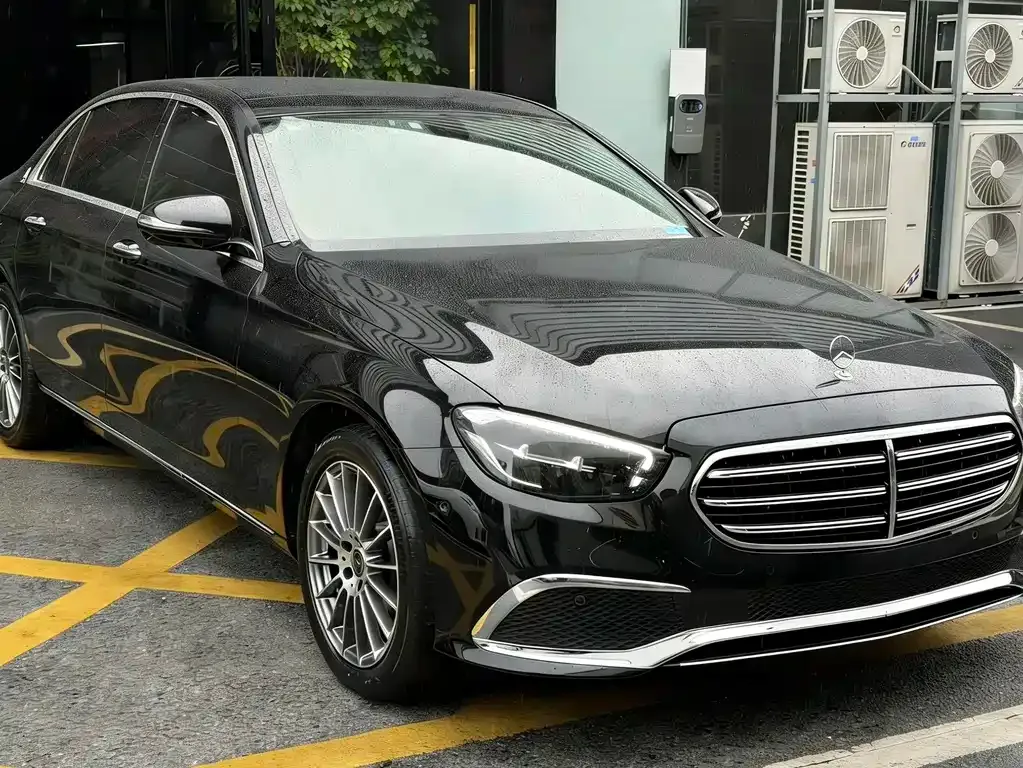 Mercedes-Benz E-Class — фото 4
