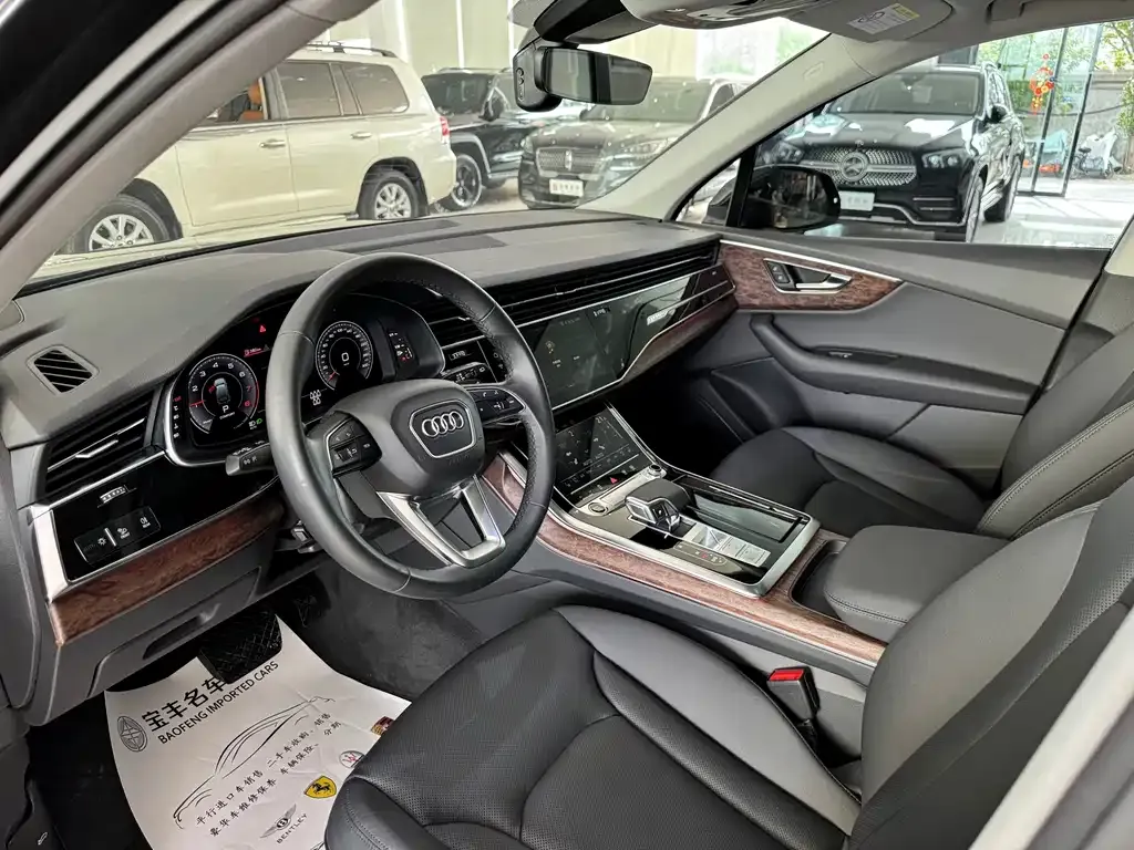Audi Q7 2021 из CN, фото 10