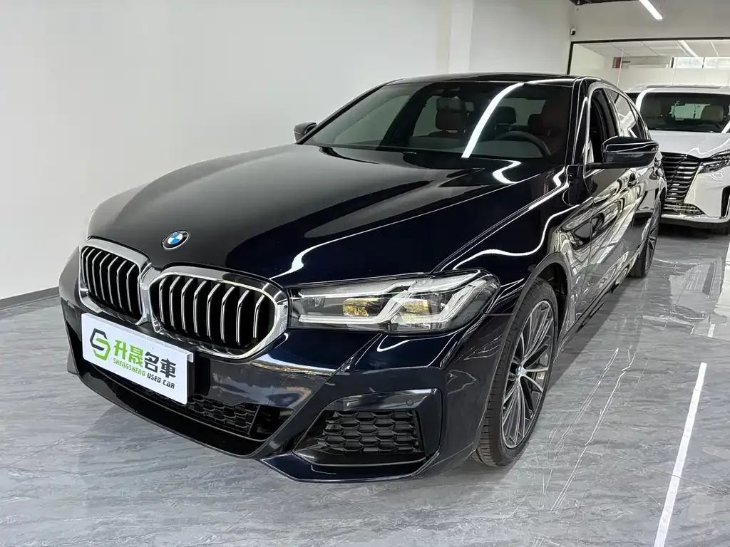 BMW 5 Series — фото 1