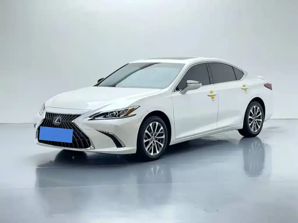 Lexus ES — фото 1