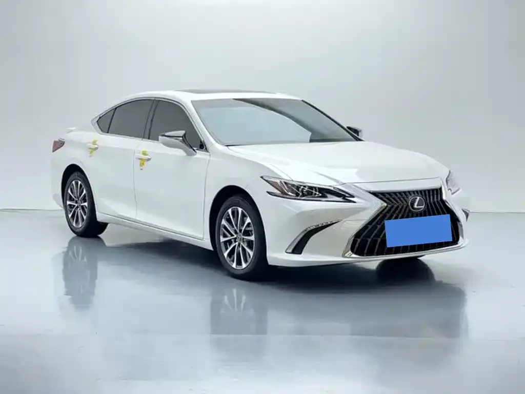 Lexus ES — фото 10