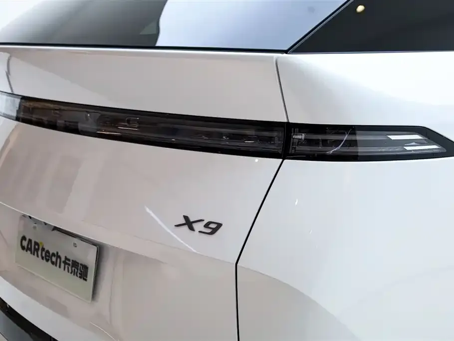 XPeng X9 — фото 3