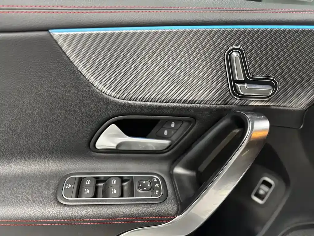 Mercedes-Benz A-Class — фото 10