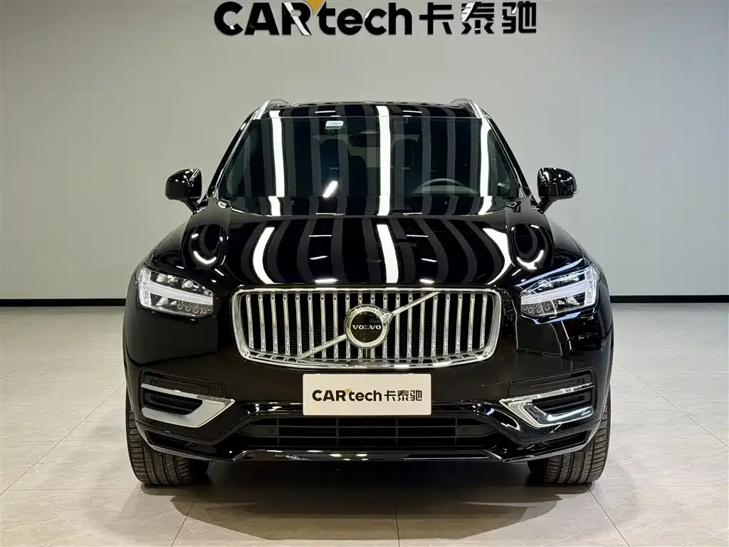 Volvo XC90 — фото 1
