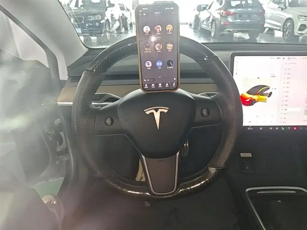 Tesla Model 3 — фото 3