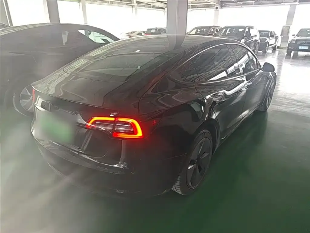Tesla Model 3 — фото 6