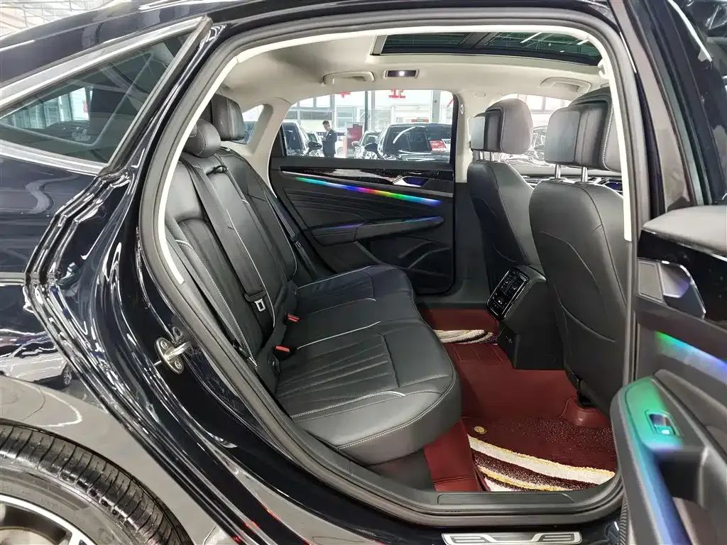 Volkswagen Passat — фото 7