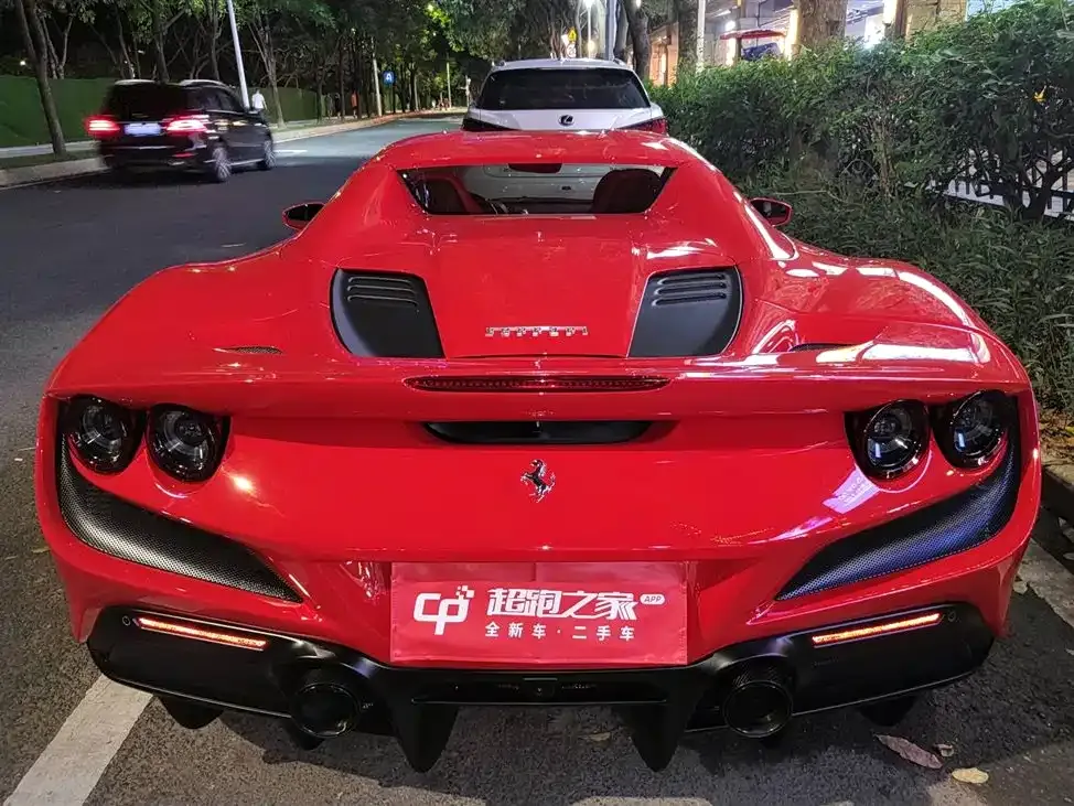 Ferrari F8 — фото 6