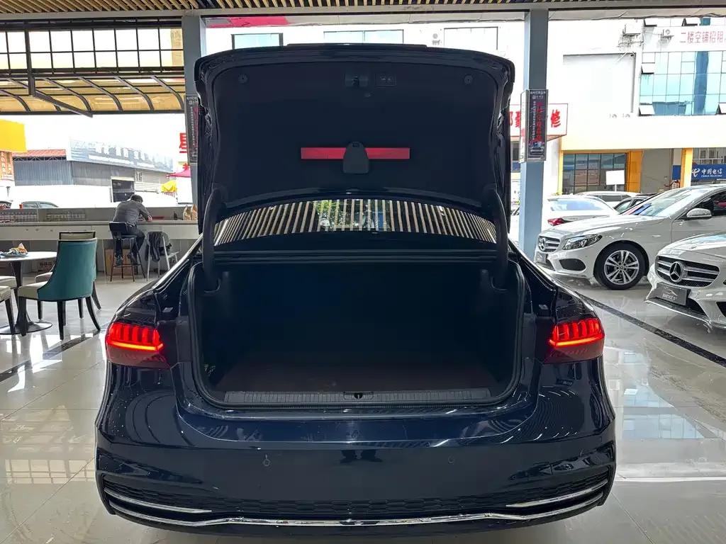 Audi A7L — фото 6