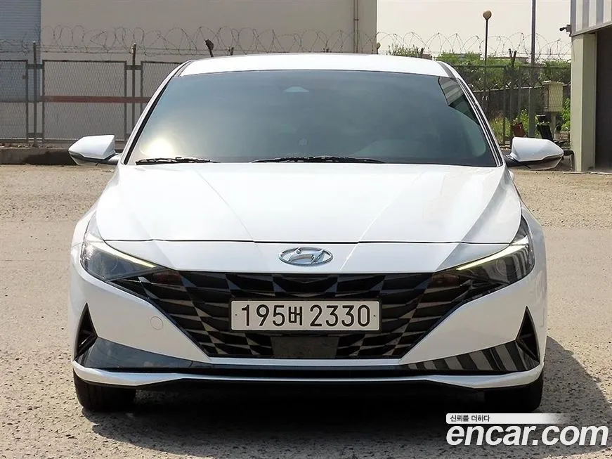 Hyundai AVANTE — фото 1