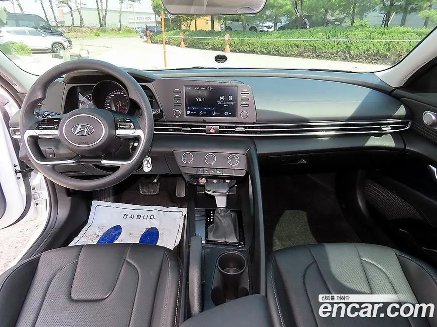 Hyundai AVANTE — фото 3