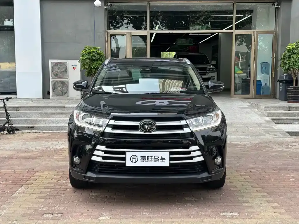Toyota Highlander — фото 2