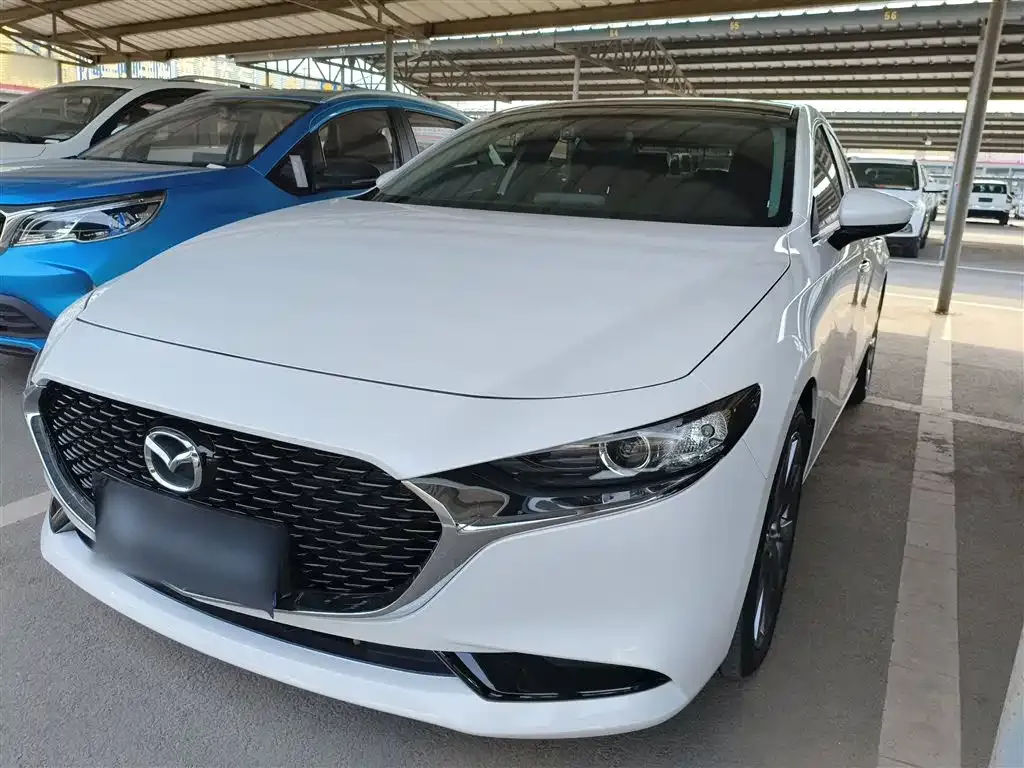 Mazda 3 Axela — фото 1
