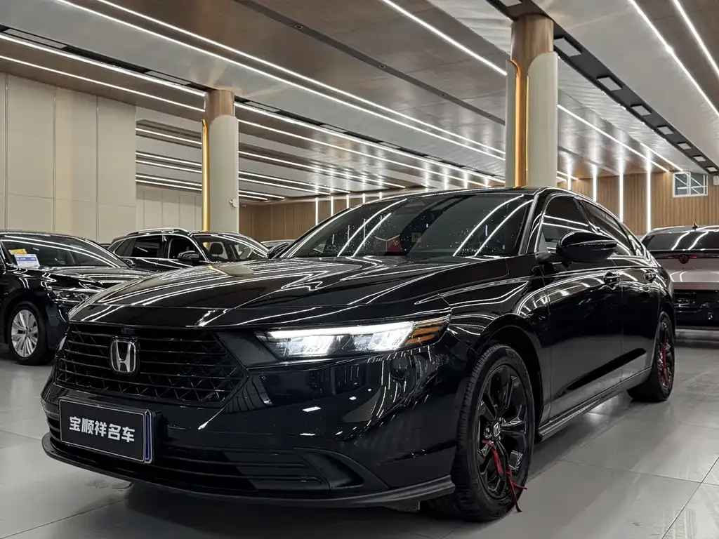 Honda Accord — фото 1