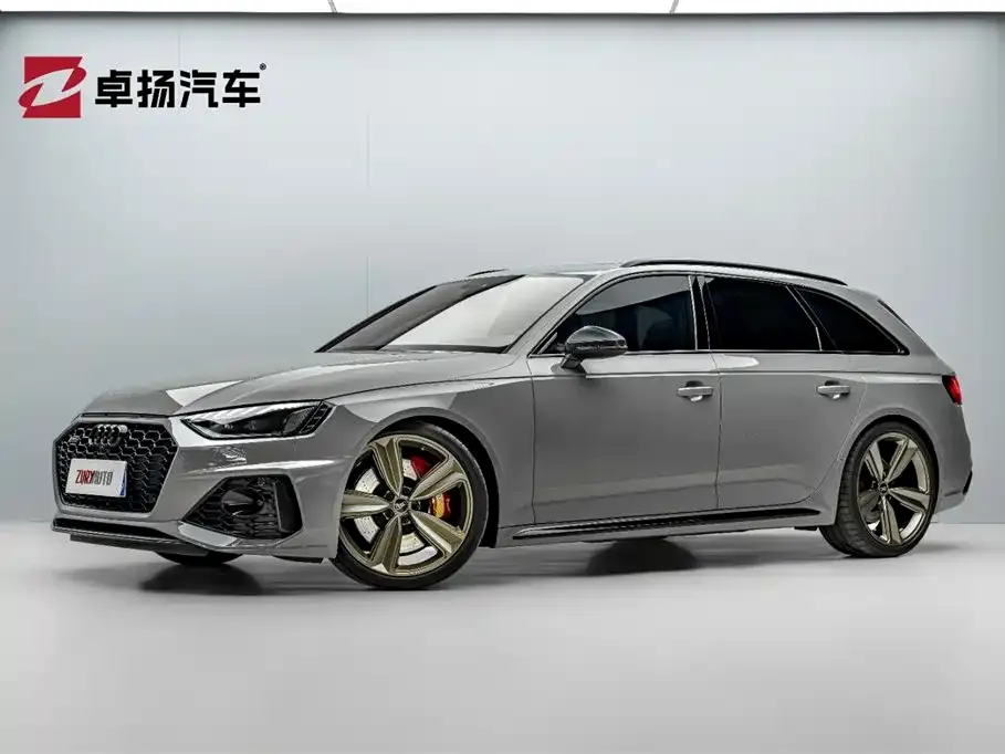 Audi RS 4 — фото 1