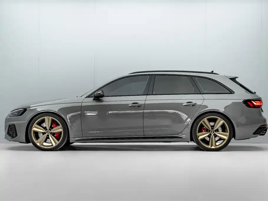 Audi RS 4 — фото 3