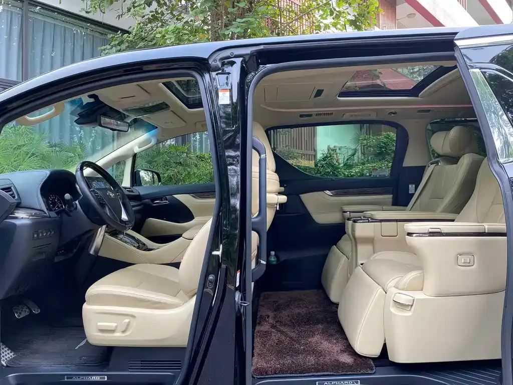 Toyota Alphard — фото 5