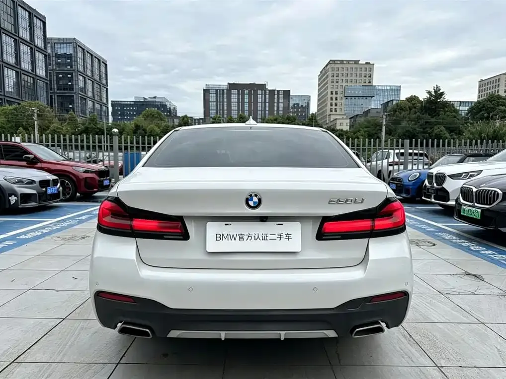 BMW 5 Series — фото 4