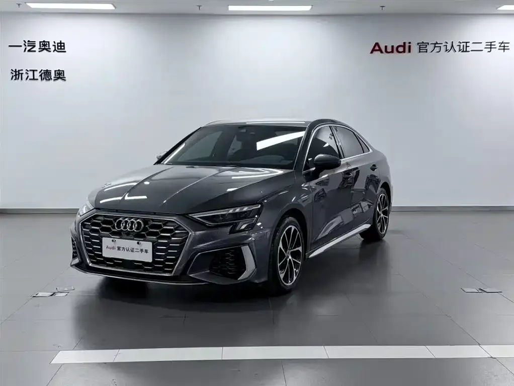 Audi A3 — фото 1