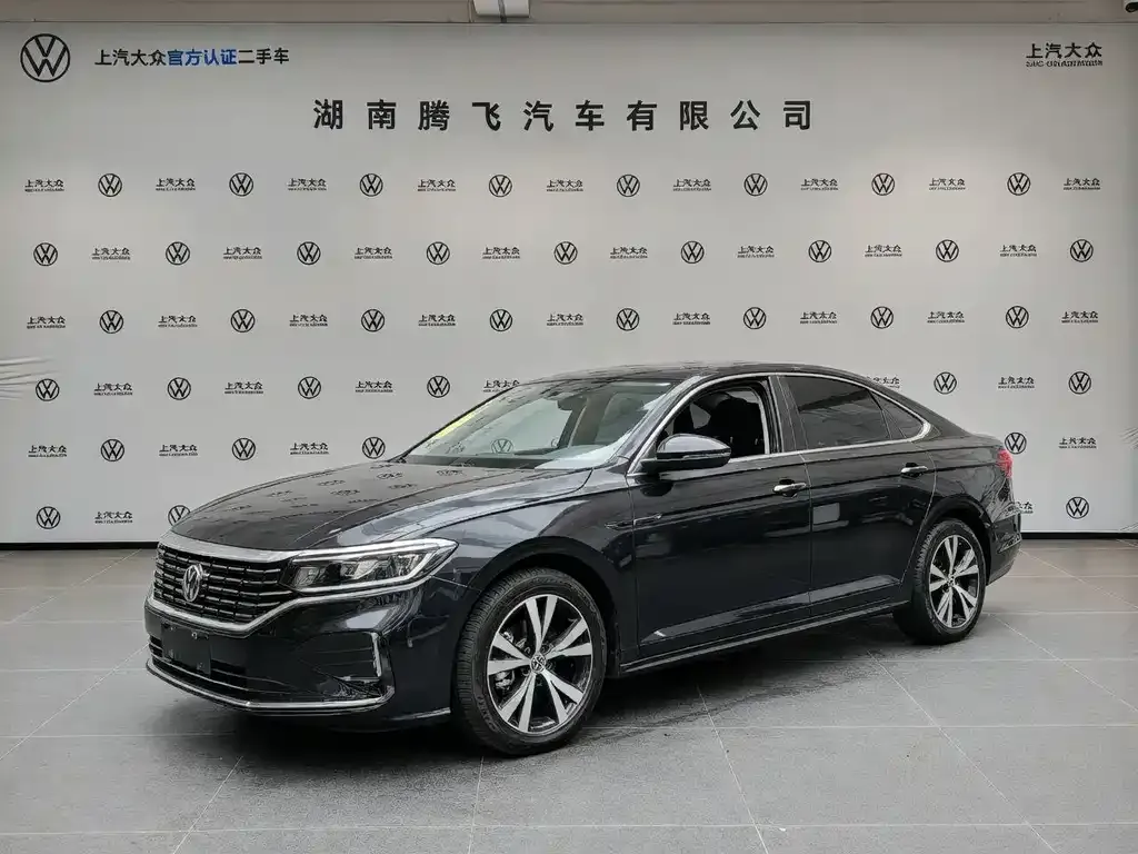 Volkswagen Passat — фото 1