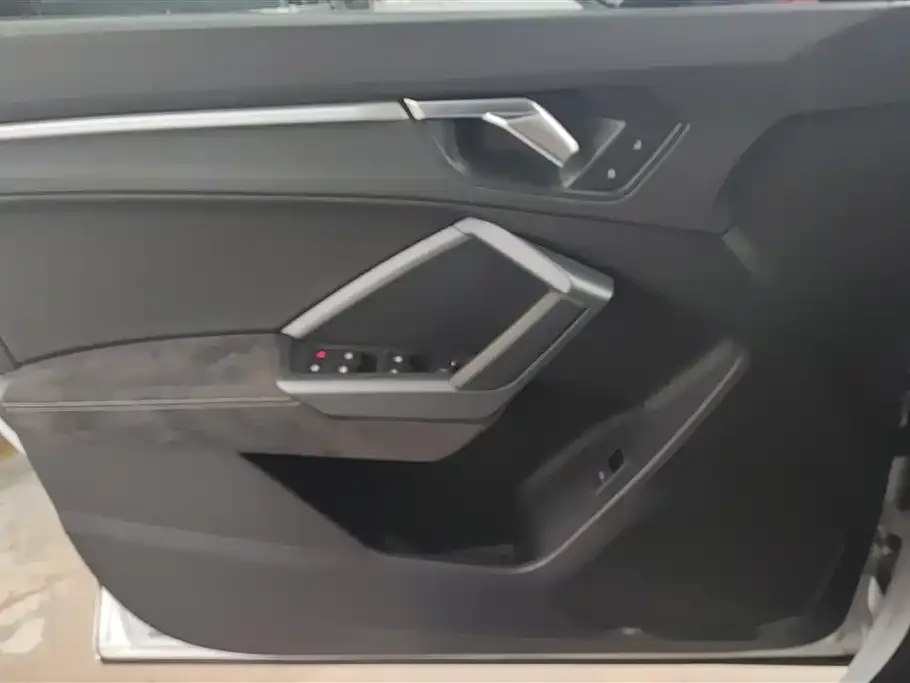 Audi Q3 Sportback — фото 8