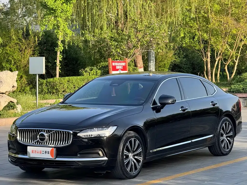 Volvo S90 — фото 1