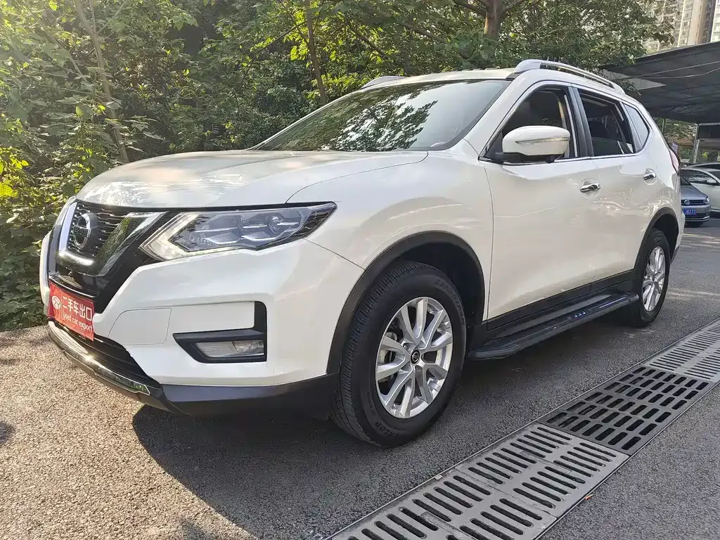 Nissan X-Trail — фото 1