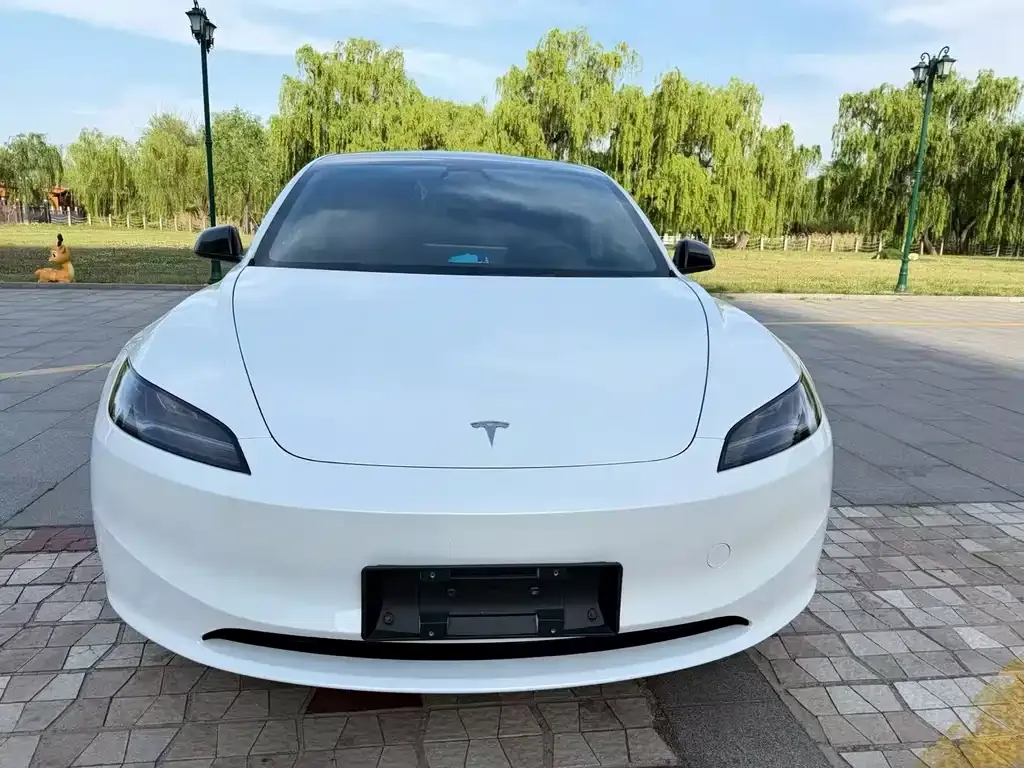 Tesla Model 3 — фото 3