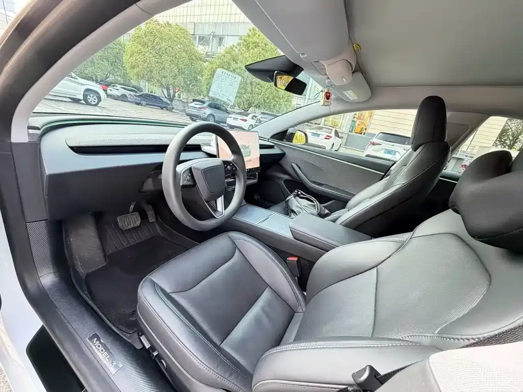 Tesla Model 3 — фото 2