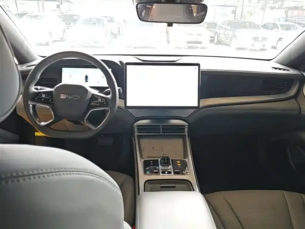 BYD Seal — фото 3