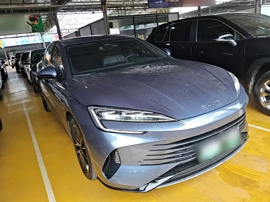 BYD Seal — фото 8
