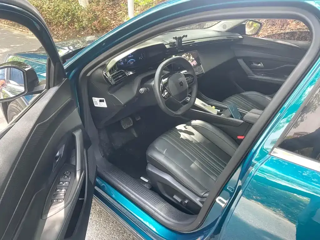 Peugeot 408X 2023 из CN, фото 4