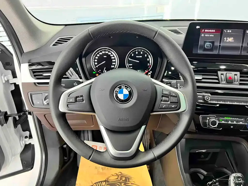 BMW X1 — фото 2
