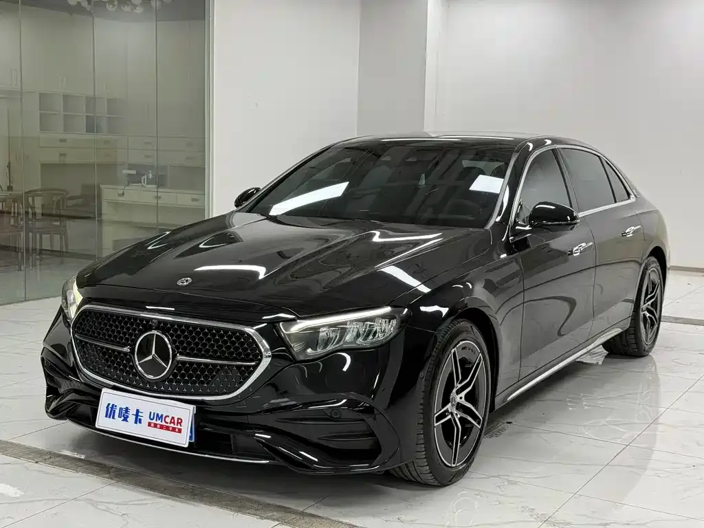 Mercedes-Benz E-Class — фото 1