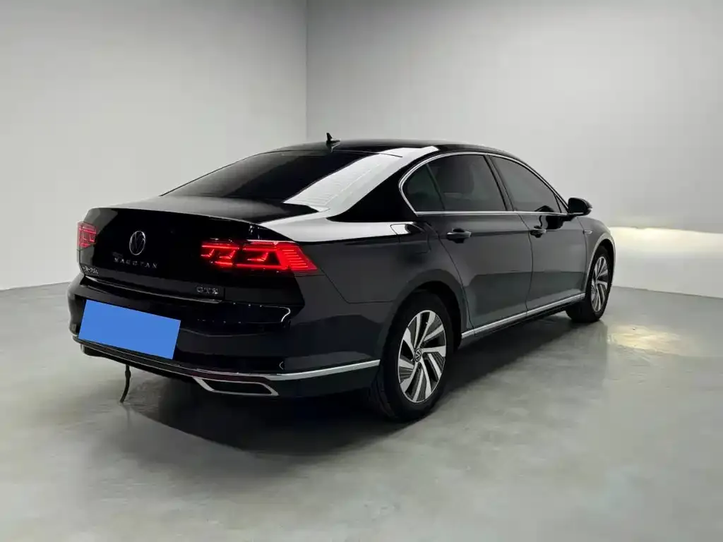 Volkswagen Magotan GTE PHEV 2023 из CN, фото 5