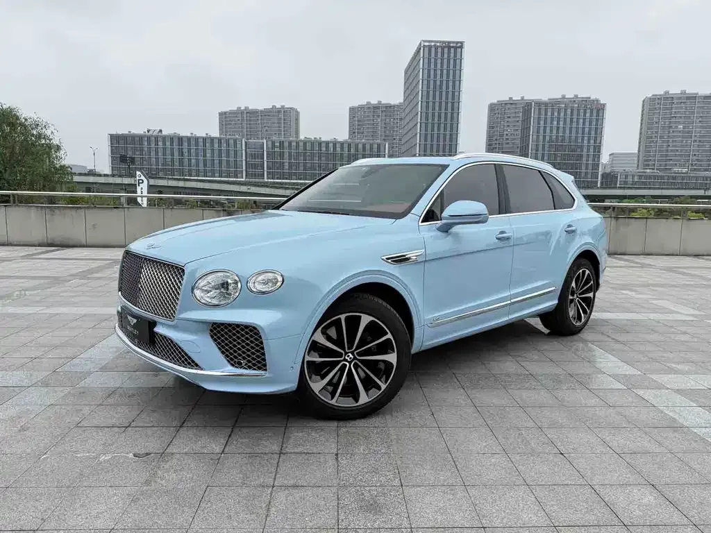 Bentley Bentayga — фото 1