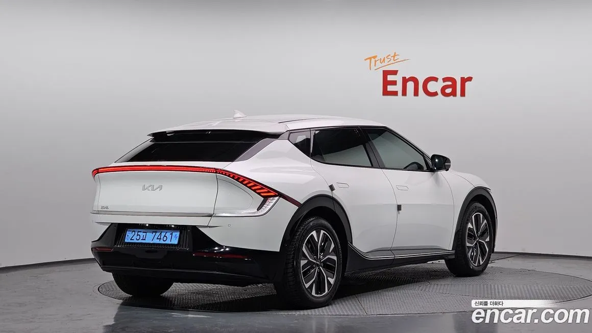 Kia EV6 — фото 6