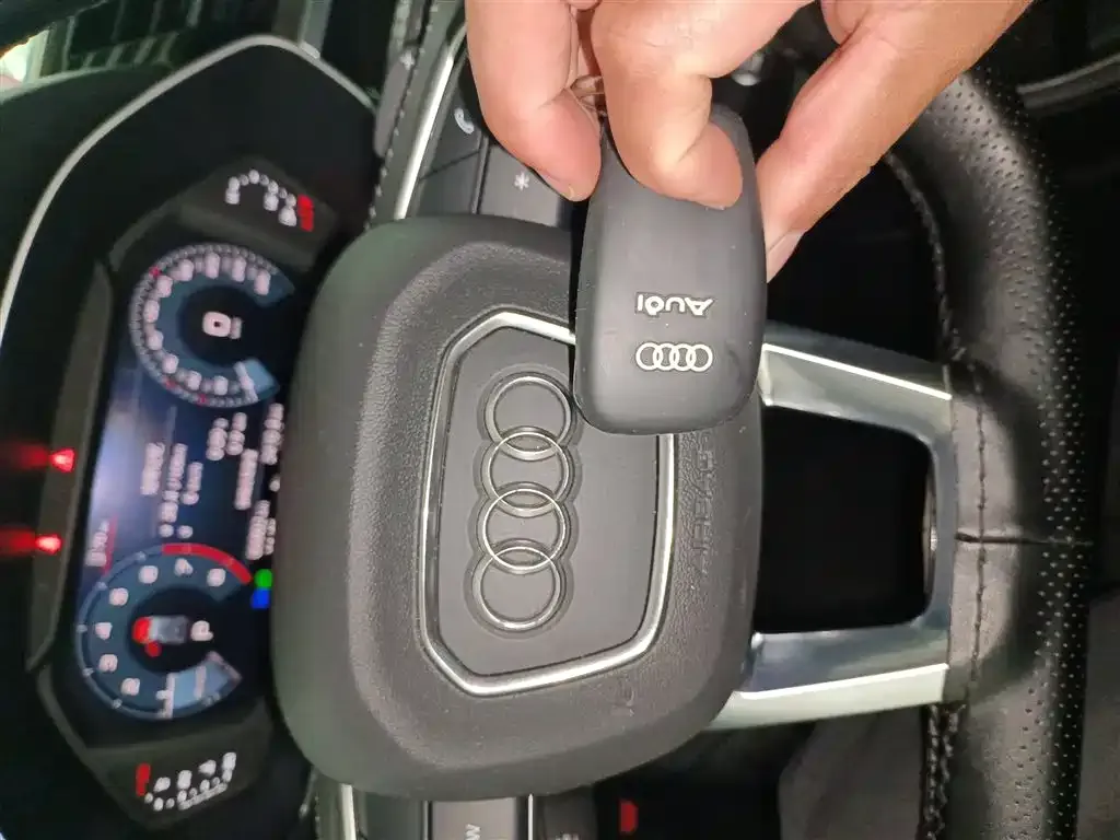 Audi Q3 — фото 10