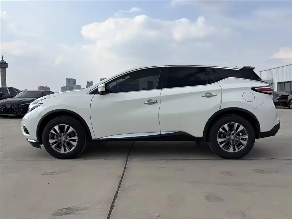 Nissan Murano 2022 из CN, фото 2