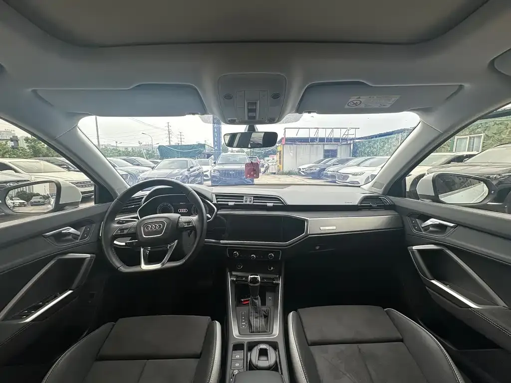 Audi Q3 2023 из CN, фото 2