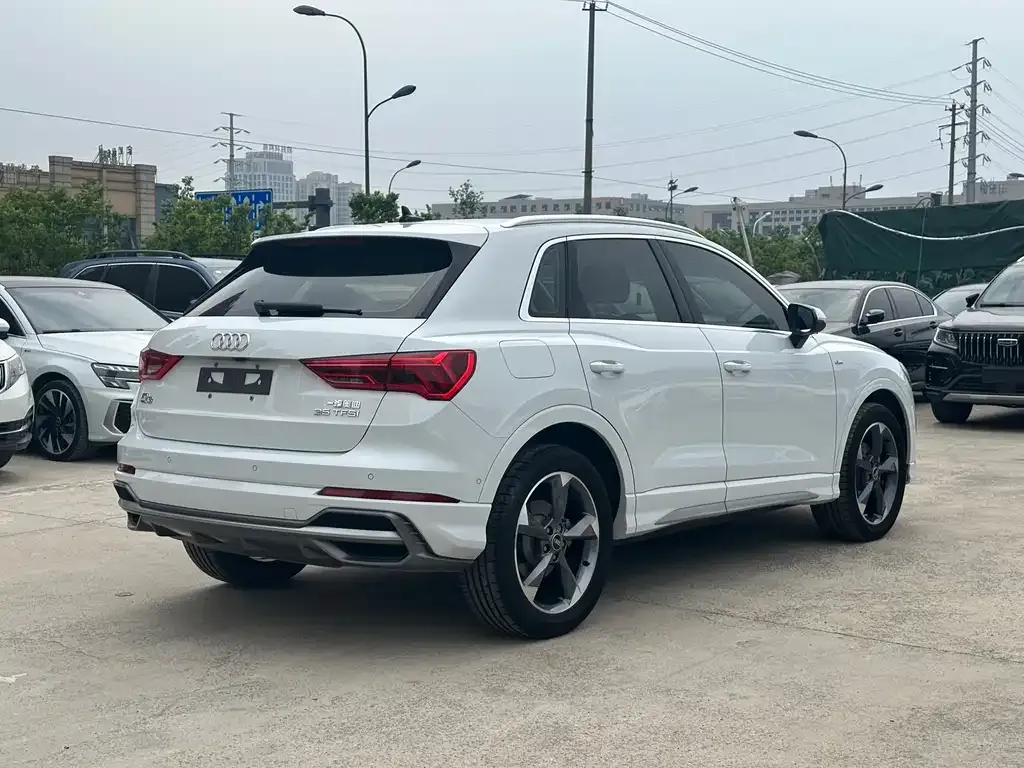 Audi Q3 2023 из CN, фото 3