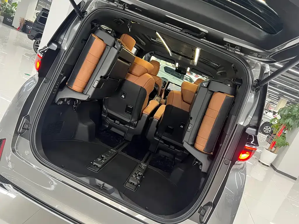 Toyota Vellfire — фото 6