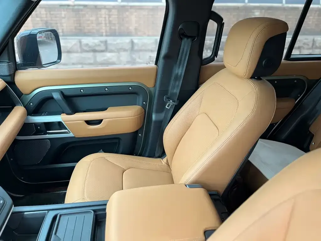 Land Rover Defender 2024 из CN, фото 3