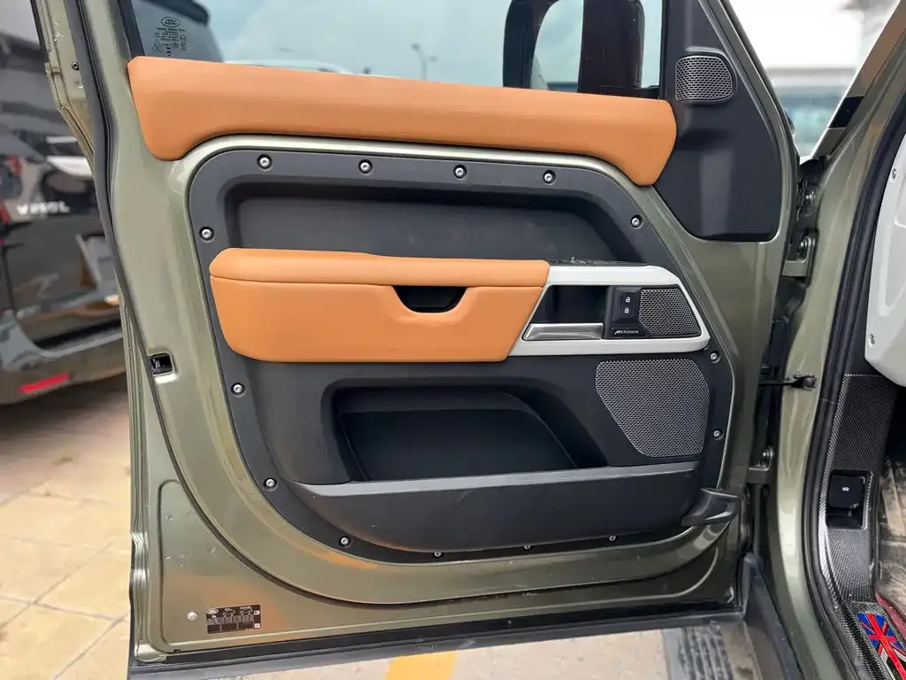 Land Rover Defender 2024 из CN, фото 9