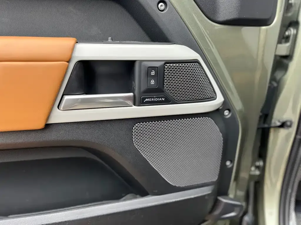Land Rover Defender 2024 из CN, фото 2