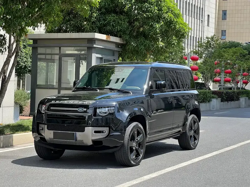 Land Rover Defender — фото 1