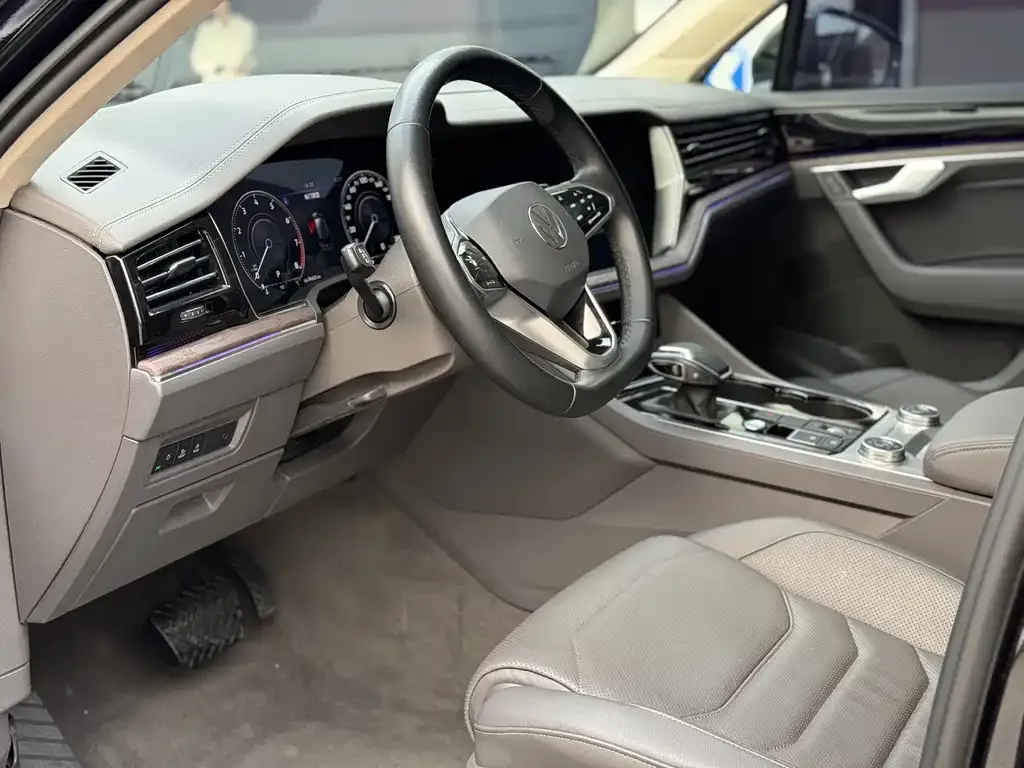 Volkswagen Touareg 2023 из CN, фото 8