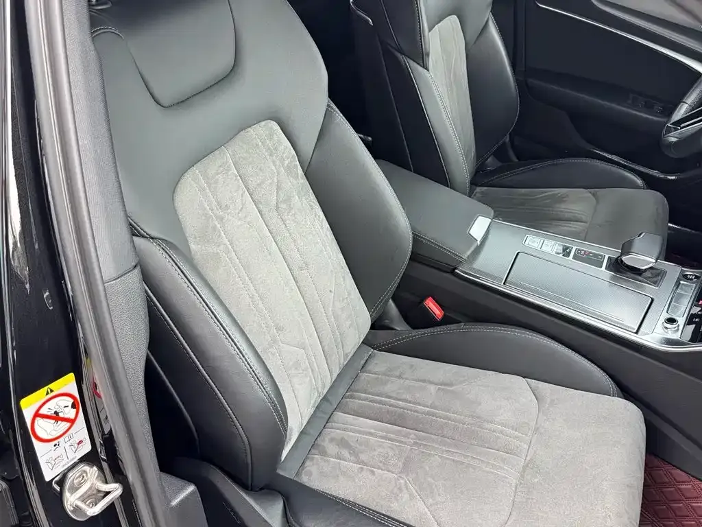Audi A6L 2023 из CN, фото 2